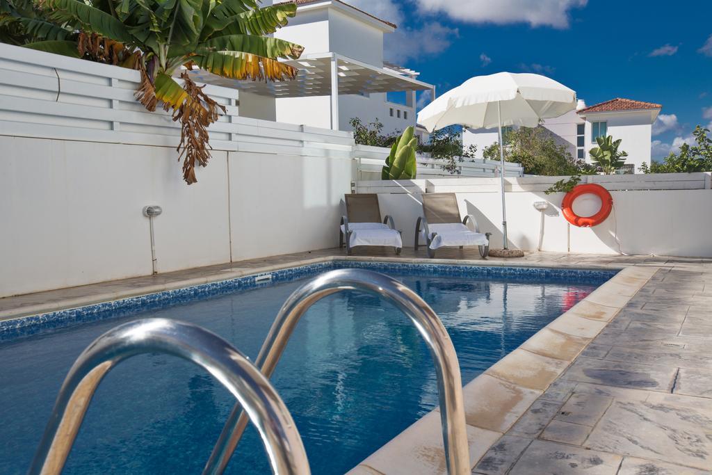 Avra Villas パラリムニ 部屋 写真